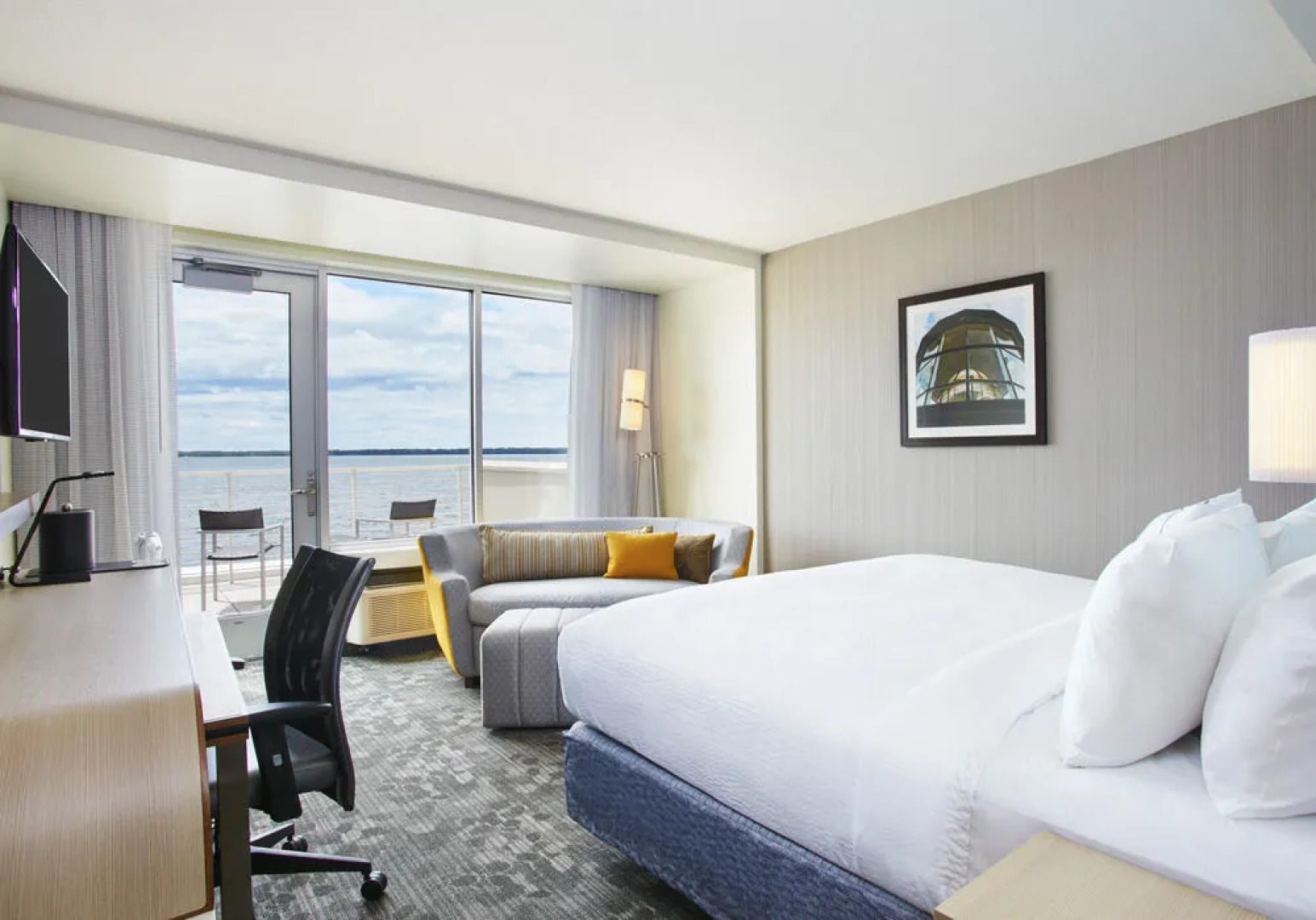 Courtyard Erie Bayfront