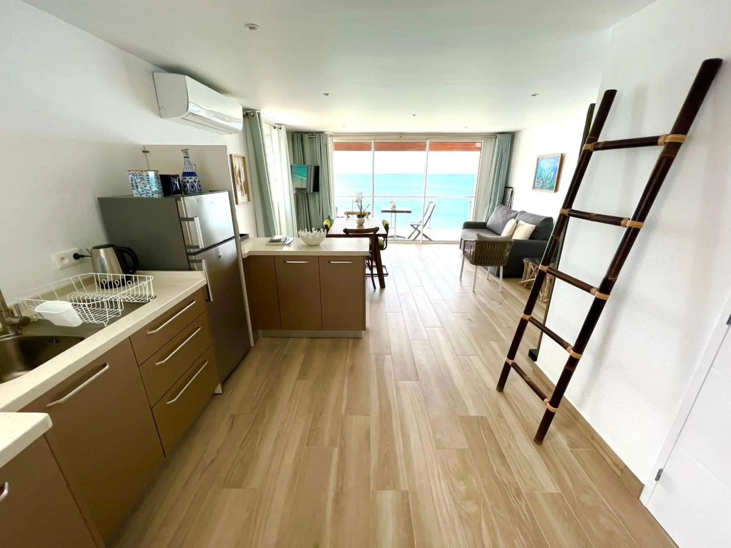 PARADISE VIEW 1 bed-room water front studio at Grand Case
