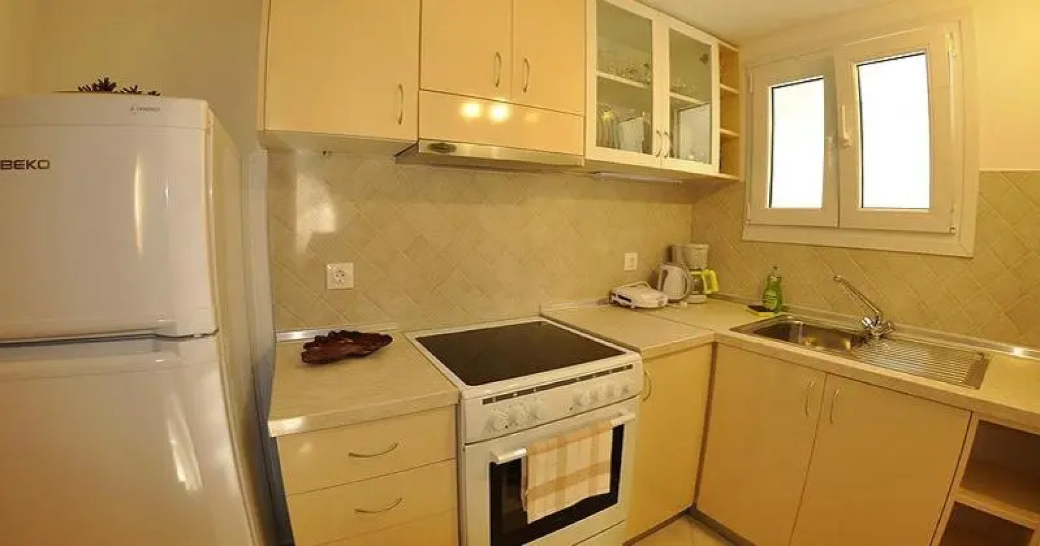 Elena's Seaside Apartments & Studios