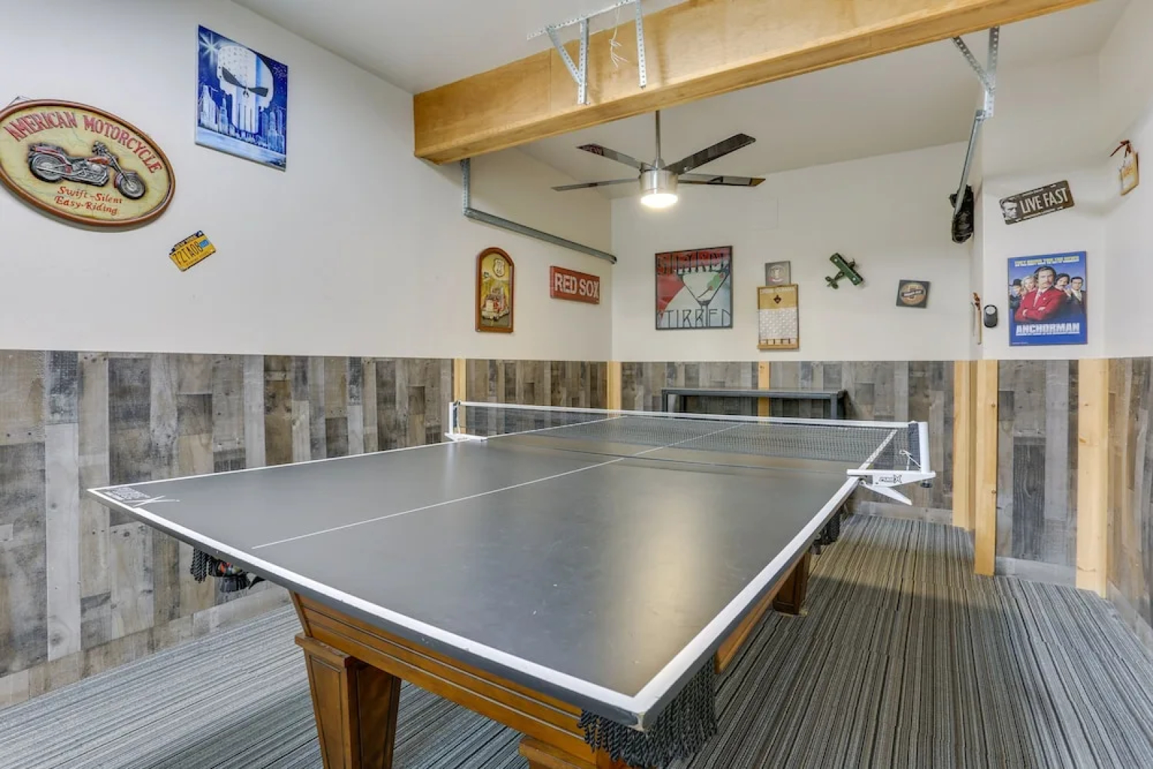 Hot Tub & Pool Access: Year-round Pocono Retreat!