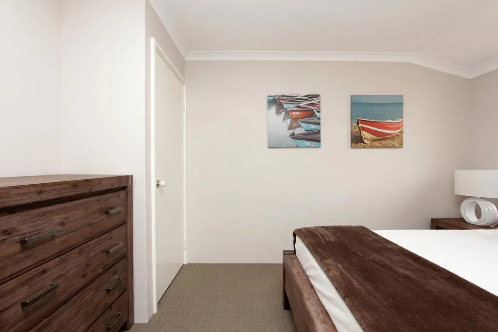 Adare House - Perth Holiday Homes