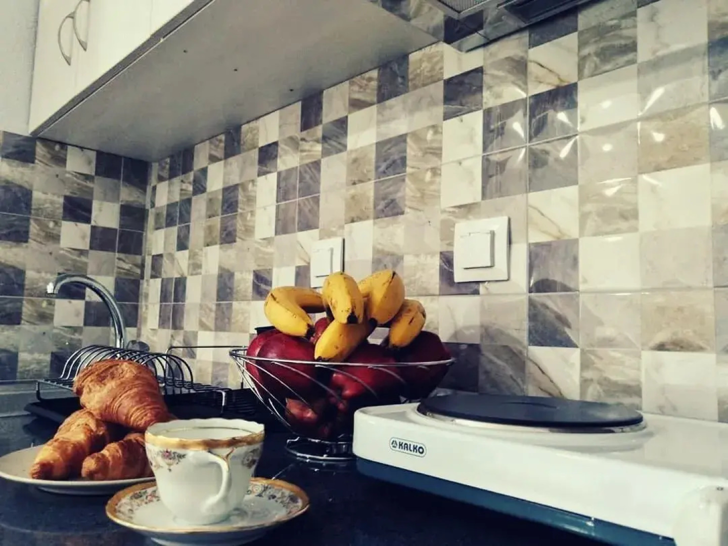 Gatos Village Studios & Apartments