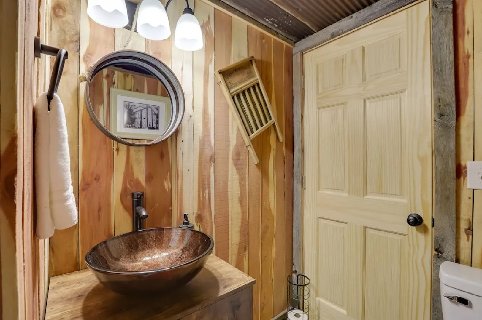 Rustic Caledonia Cabin Near State Parks & Boating!