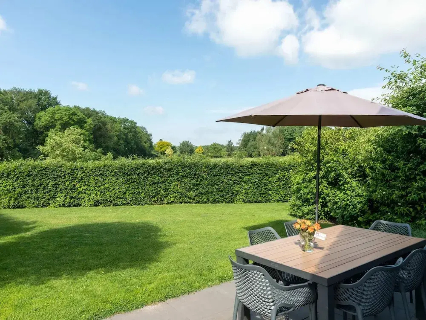 Carefully Furnished House with Bath near Mookerplas