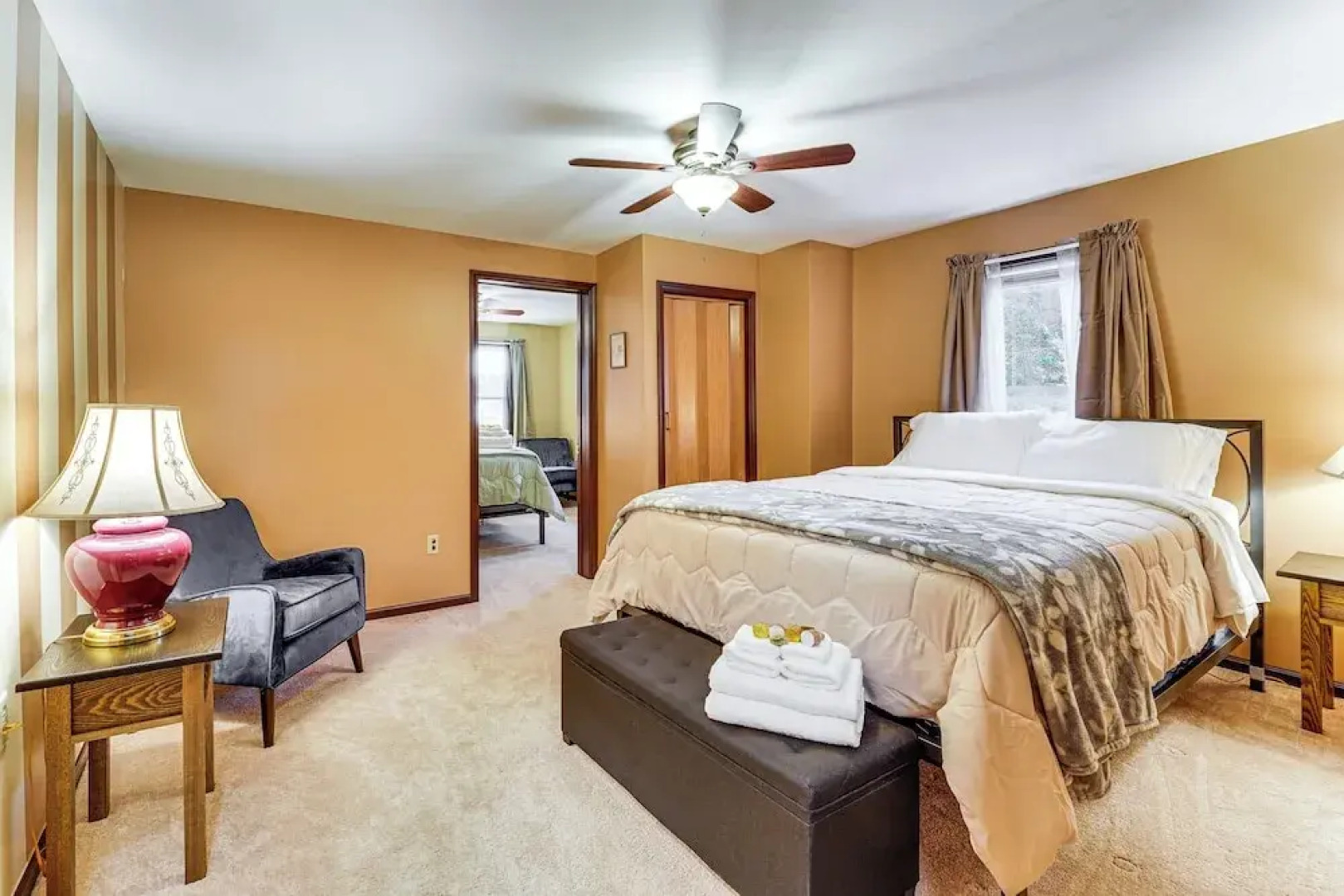 Grill, Dine & Relax Outside: Home in Tyrone!