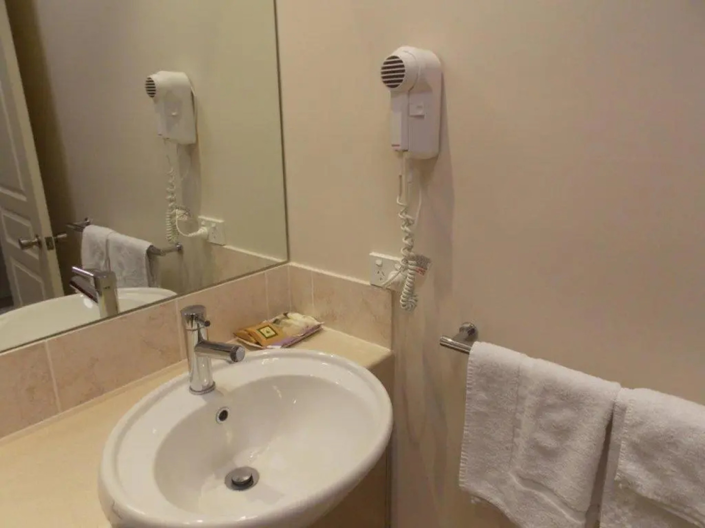 Emerald Executive Apartments