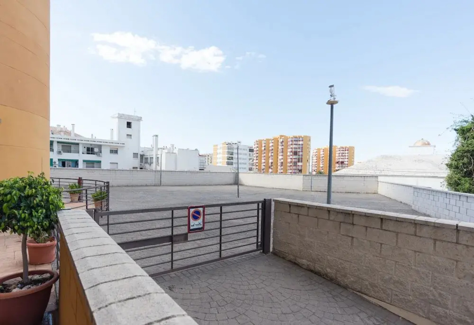 Malagasuite Beach And Sun