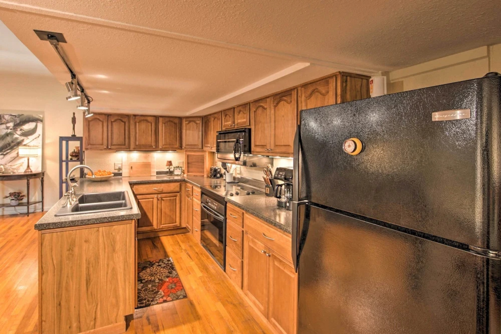 Updated Apartment in Historic Dtwn Marshall!