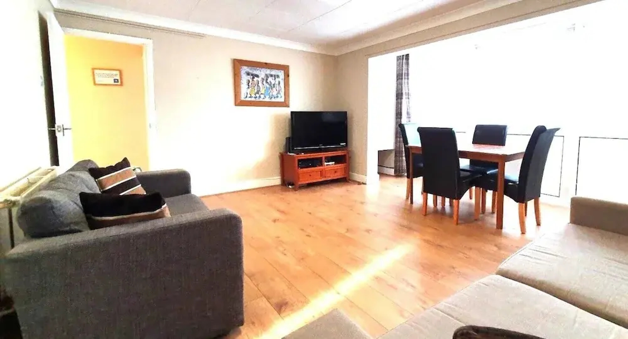 2-bed Flat With Superfast Wi-fi DW Lettings 9WW