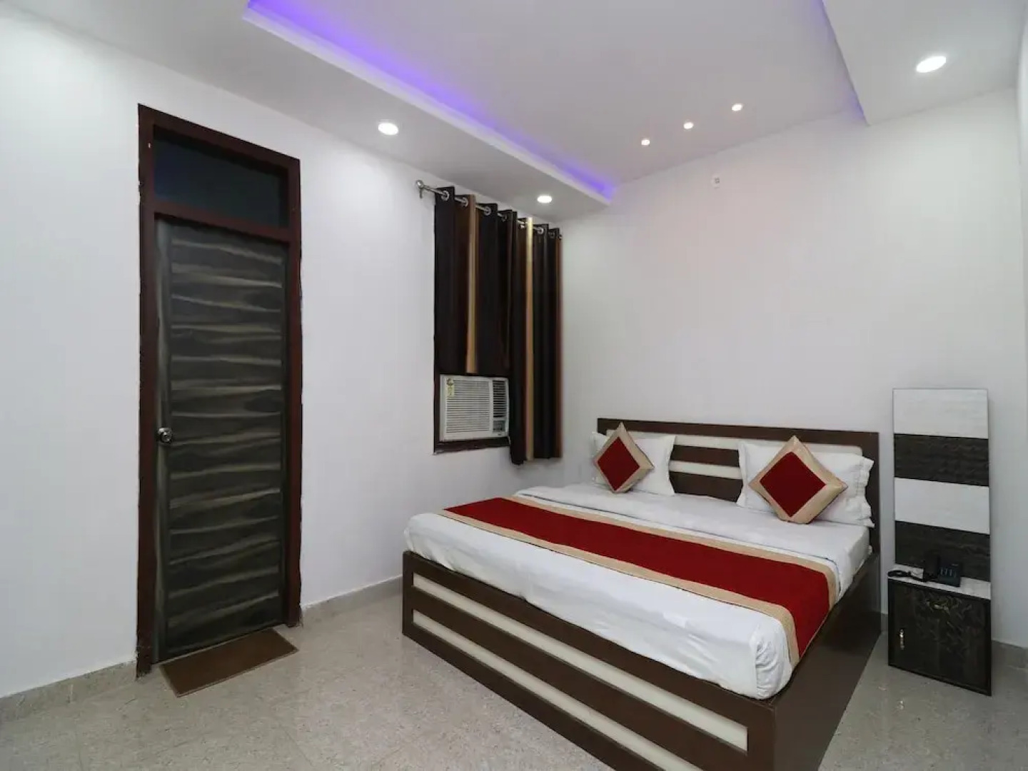 Oyo 28058 Hotel Gold Galaxy