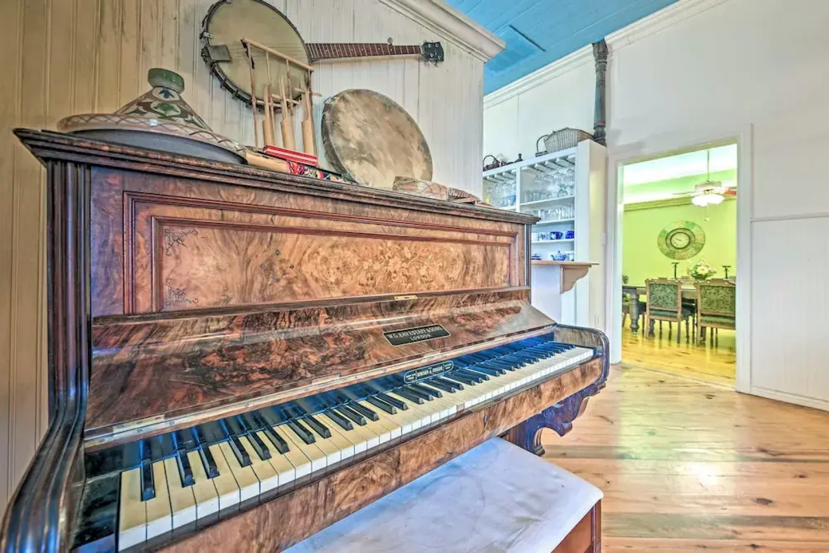 The Lilly House: Historic Glen Rose Home w/ Porch!