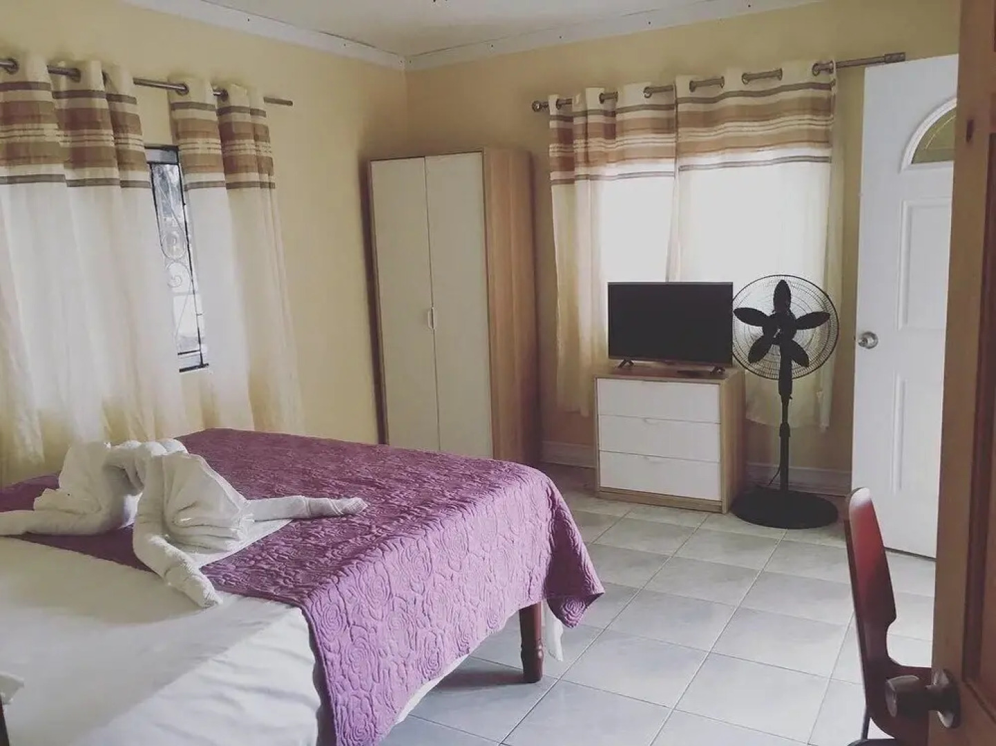 Arms Of Charms Guesthouse