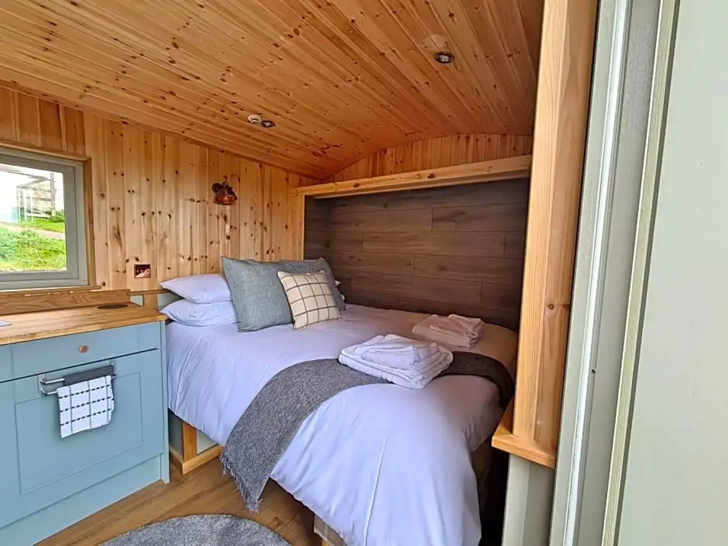 Peak District Shepherds Hut