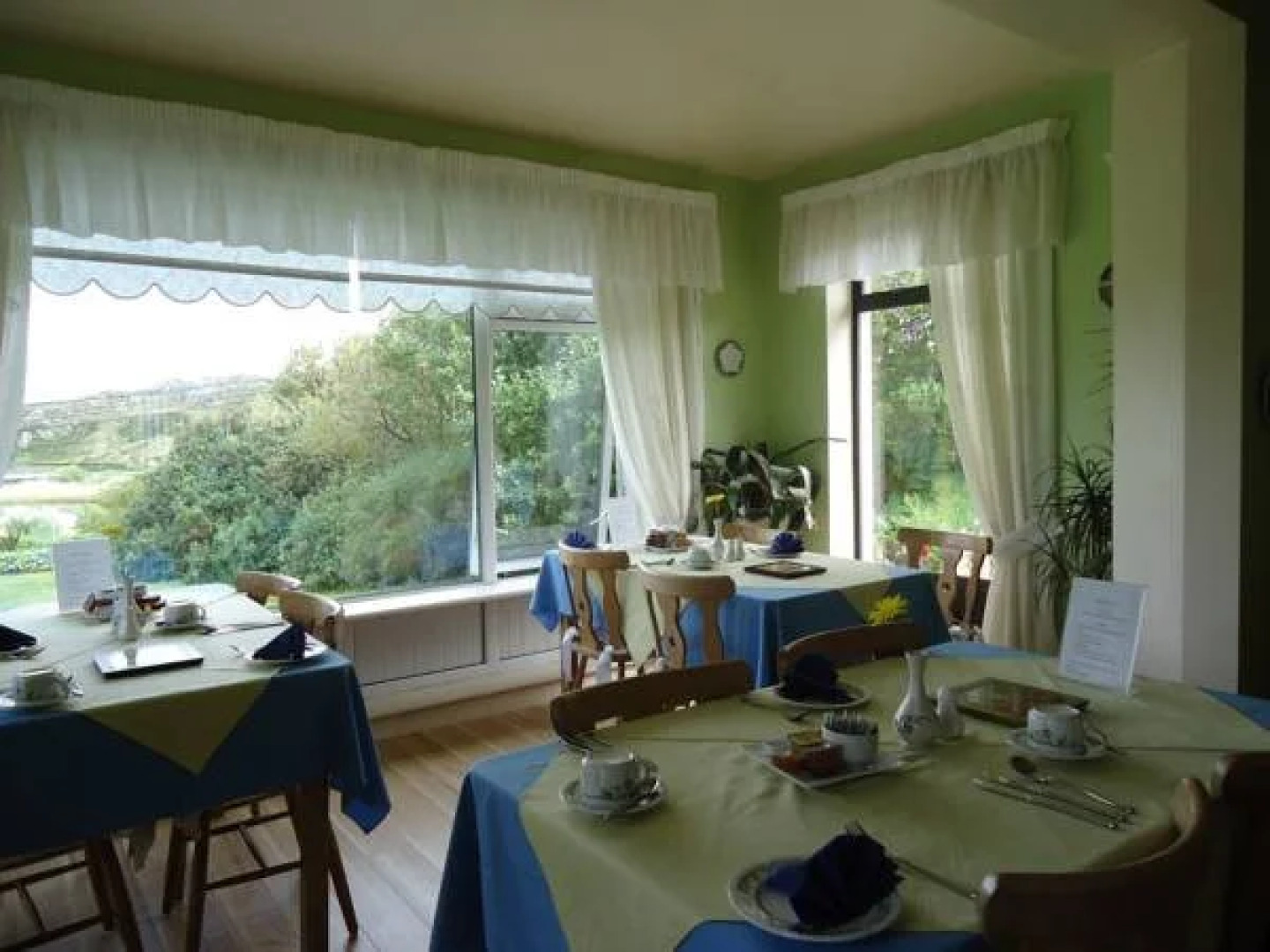 Heather Lodge Country House