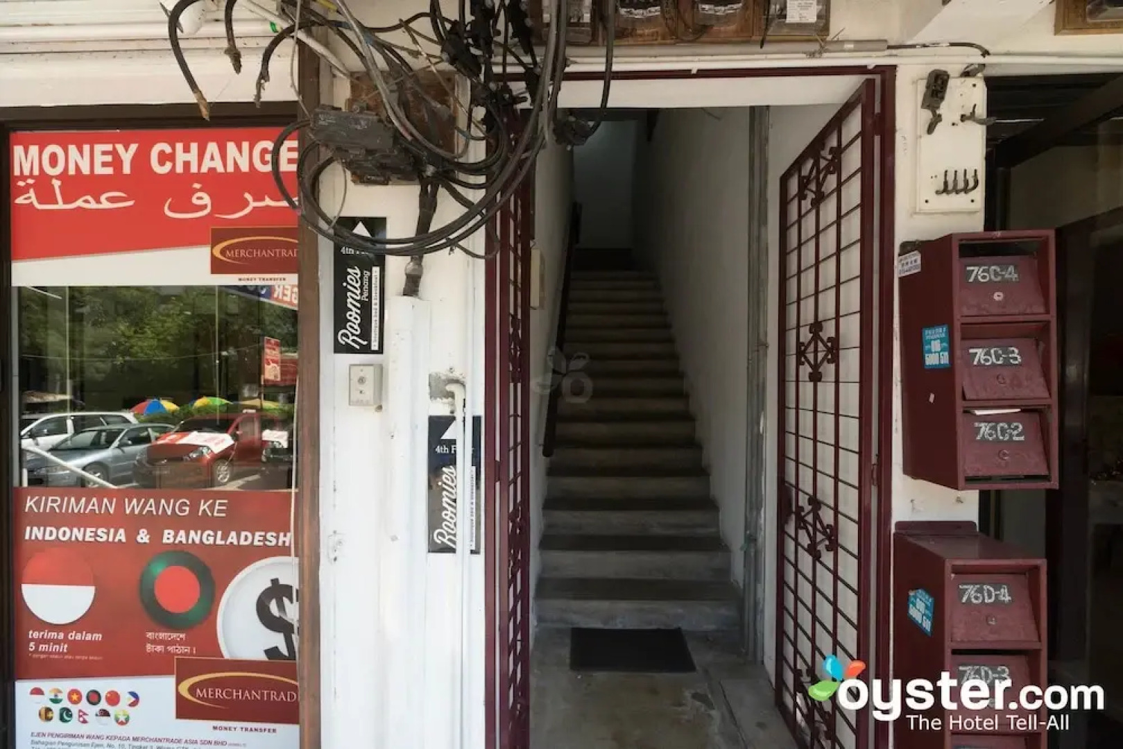 Roomies Boutique Bed & Breakfast - Hostel