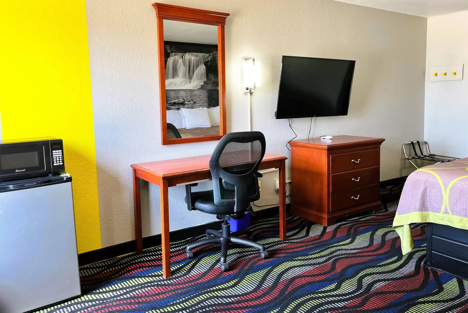 Super 8 by Wyndham Vincennes