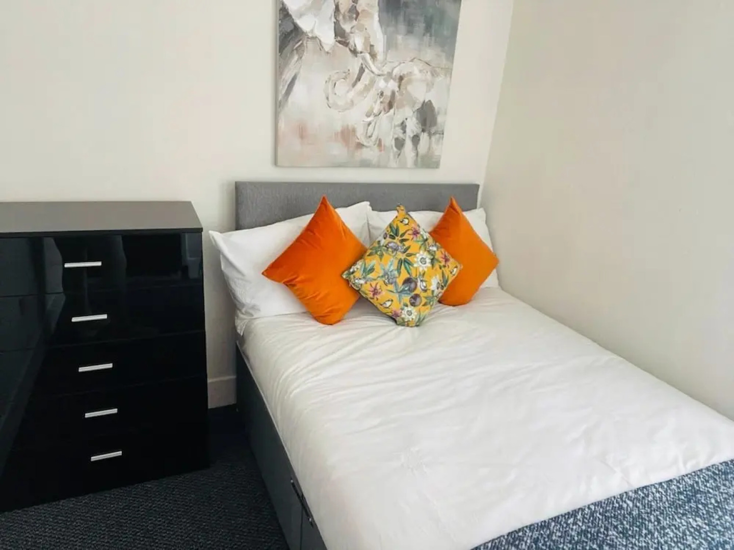 Remarkable 4-bed House in Bootle, Liverpool