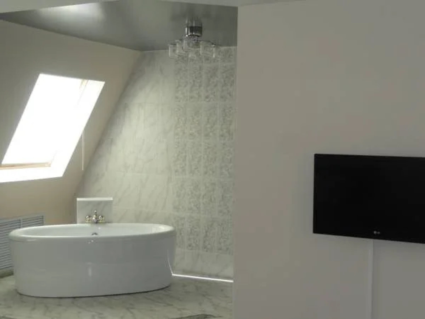 Отель Берлога