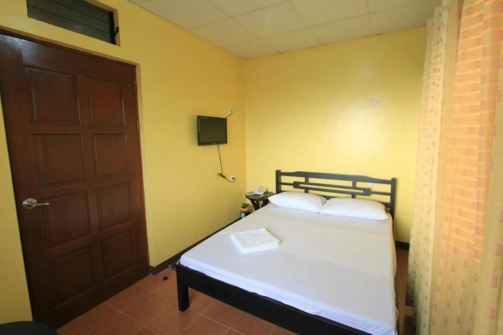 D-Zone Backpackers Inn - Hostel