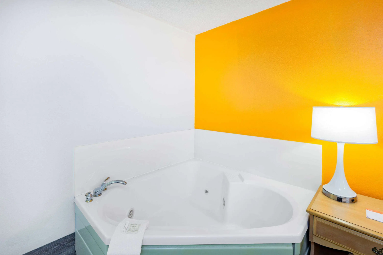 Howard Johnson by Wyndham Staunton