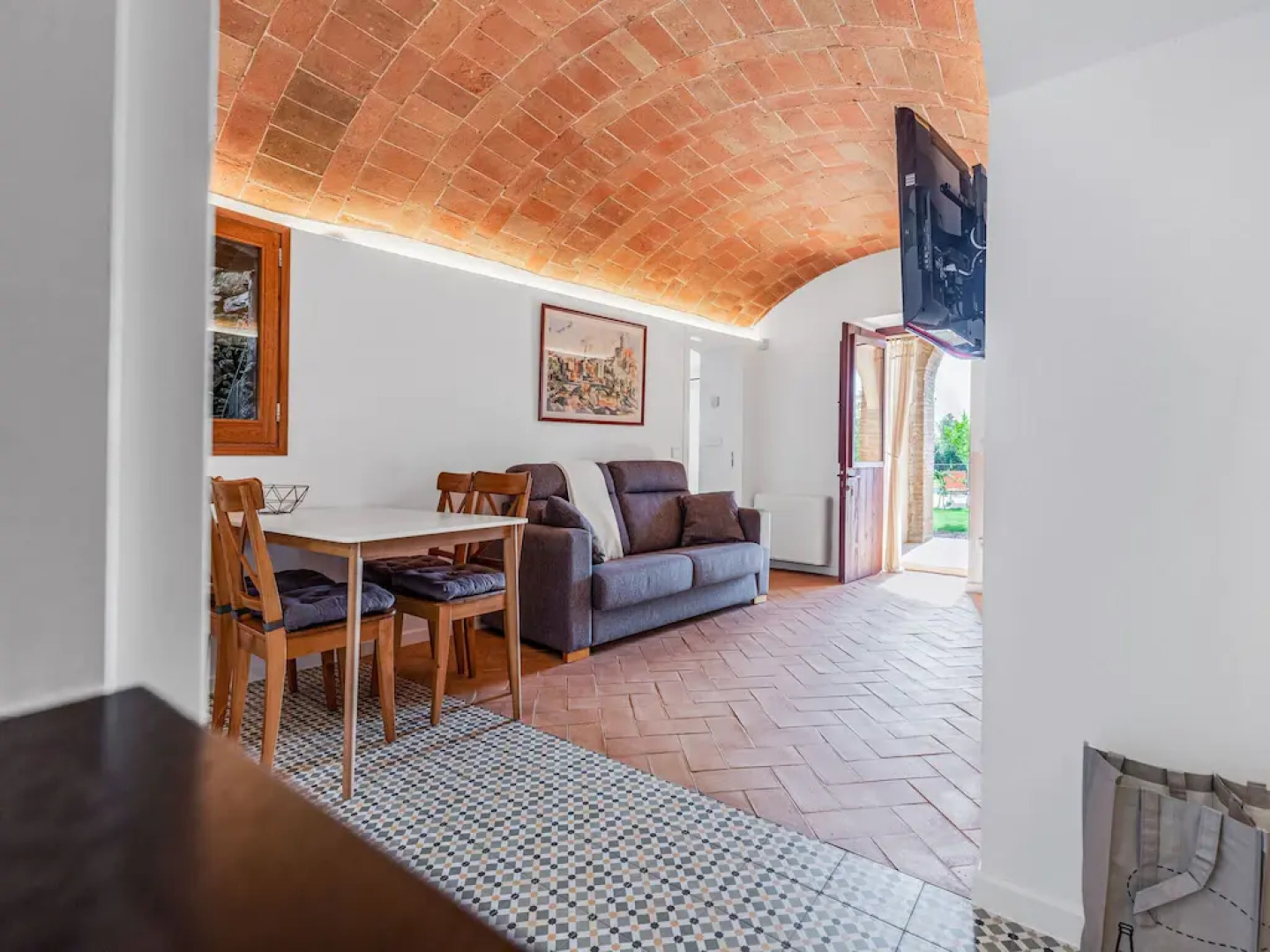 Charming Holiday Home in Vulpellac With Shared Pool