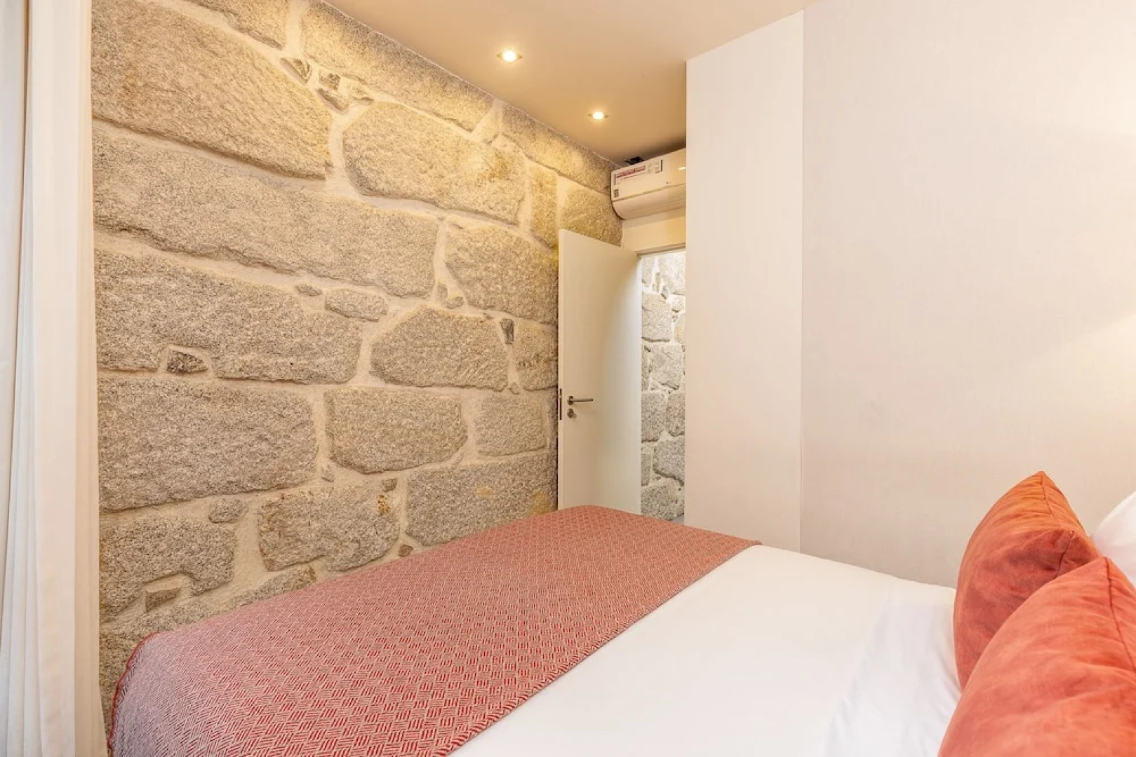 YOUROPO - Ribeira Porto