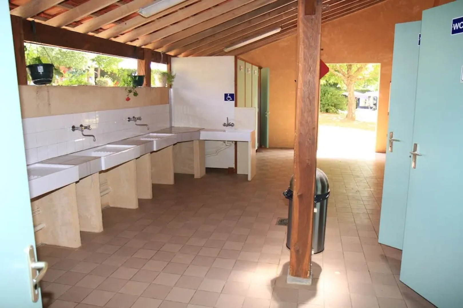 Camping LesPoutiroux - Tithome