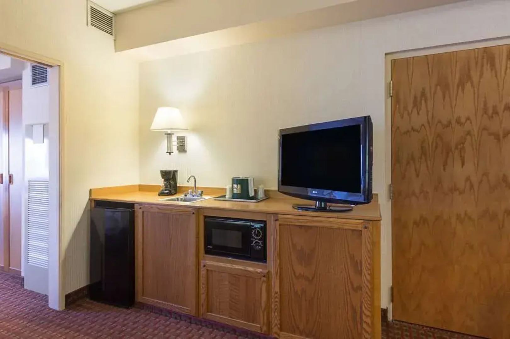 Quality Suites Lansing West