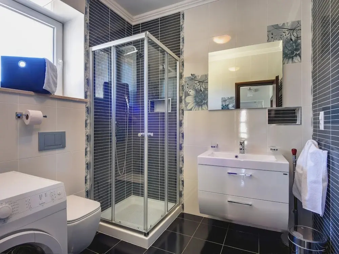 Beautiful Villa With Garden, Private Heated Pool, Whirlpool, Sauna, Near Rovinj