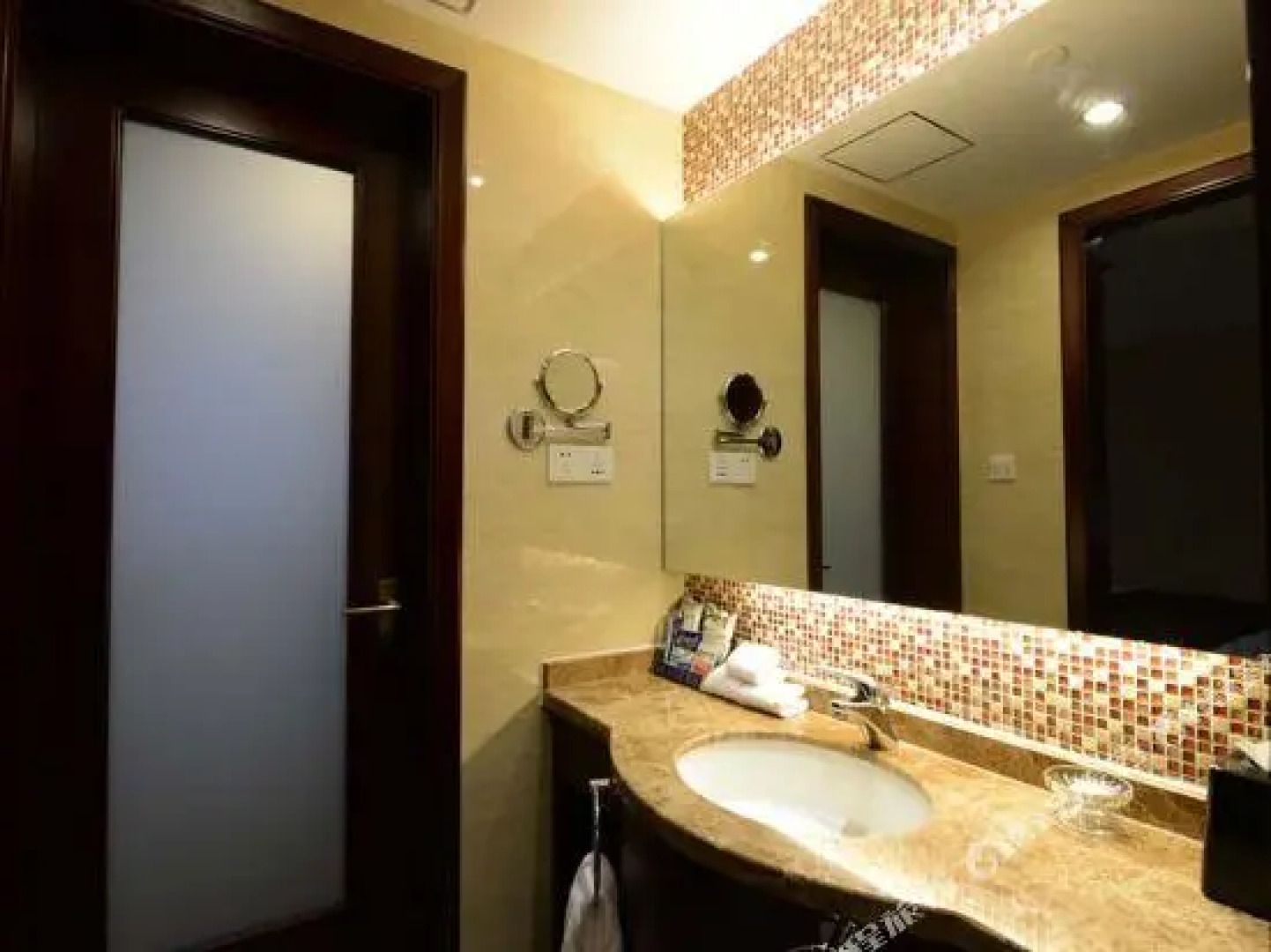 Haizhongzhou International Hotel Apartment Building