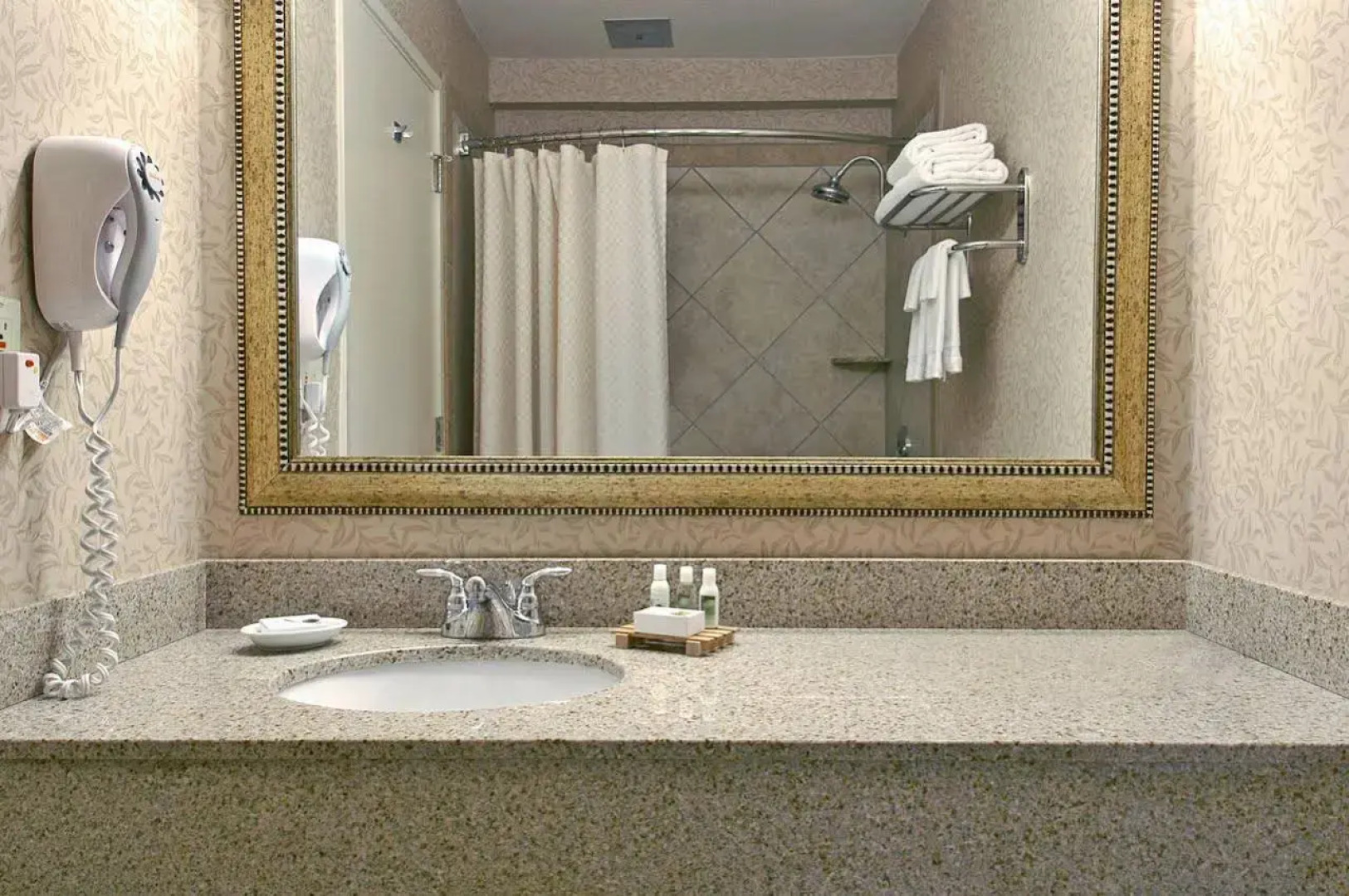 Red Lion Hotel Olympia