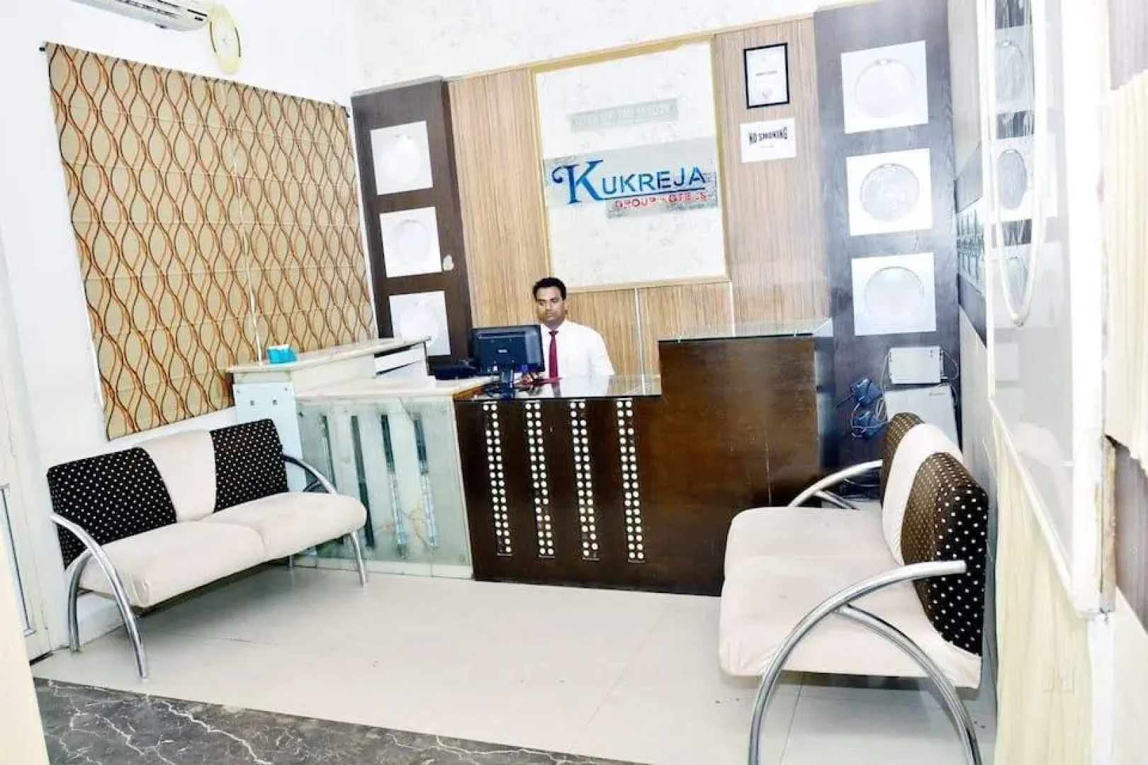 Hotel Mandakini Palace