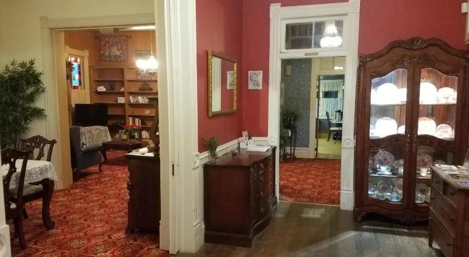 Kaleidoscope Inn & Gardens