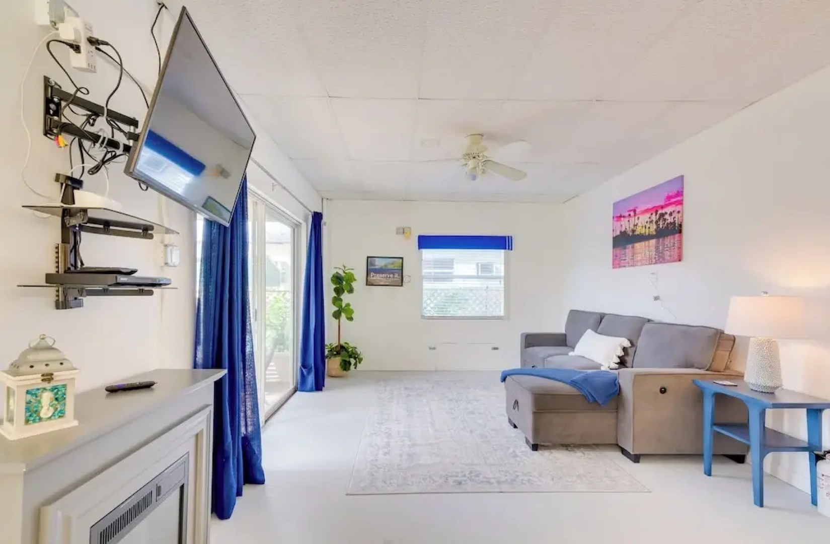 Weeki Wachee River Home on Main River by Park!