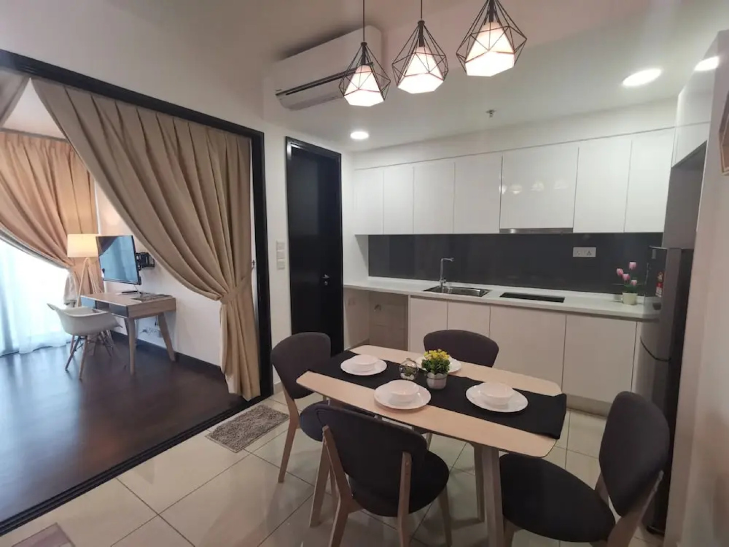 Almas Puteri Harbour by Oca Host