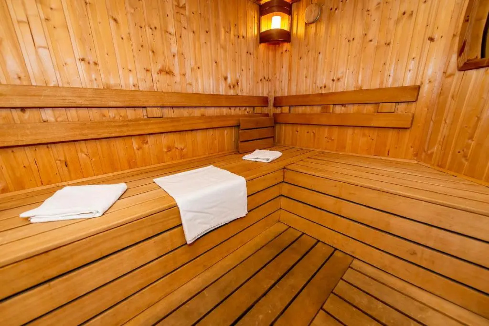 Gastland M0 Hotel & Conference Center