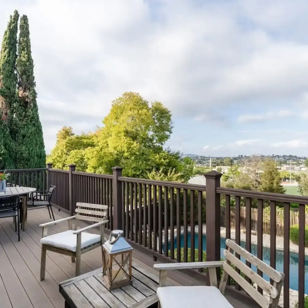 Spacious and Bright 5-bedroom Oasis Pool and Yard