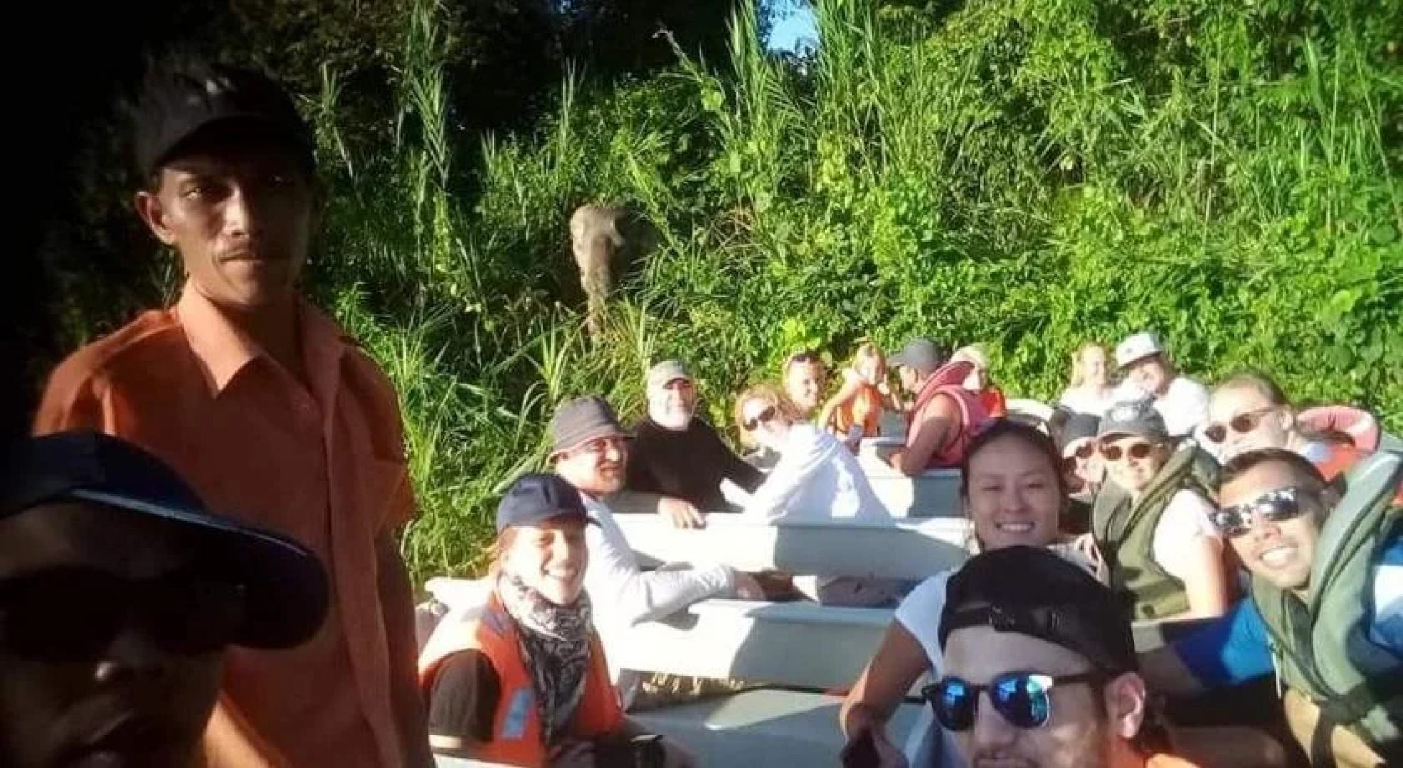 Sukau Backpackers B&B