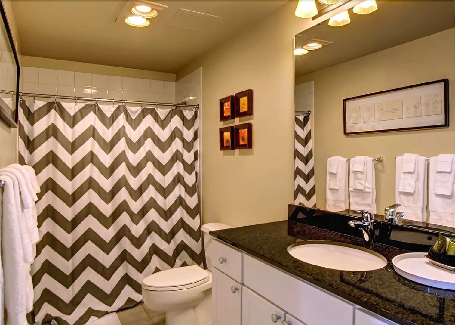 Harbor Steps Sound View Suite - Two Bedroom Apartment with Balcony