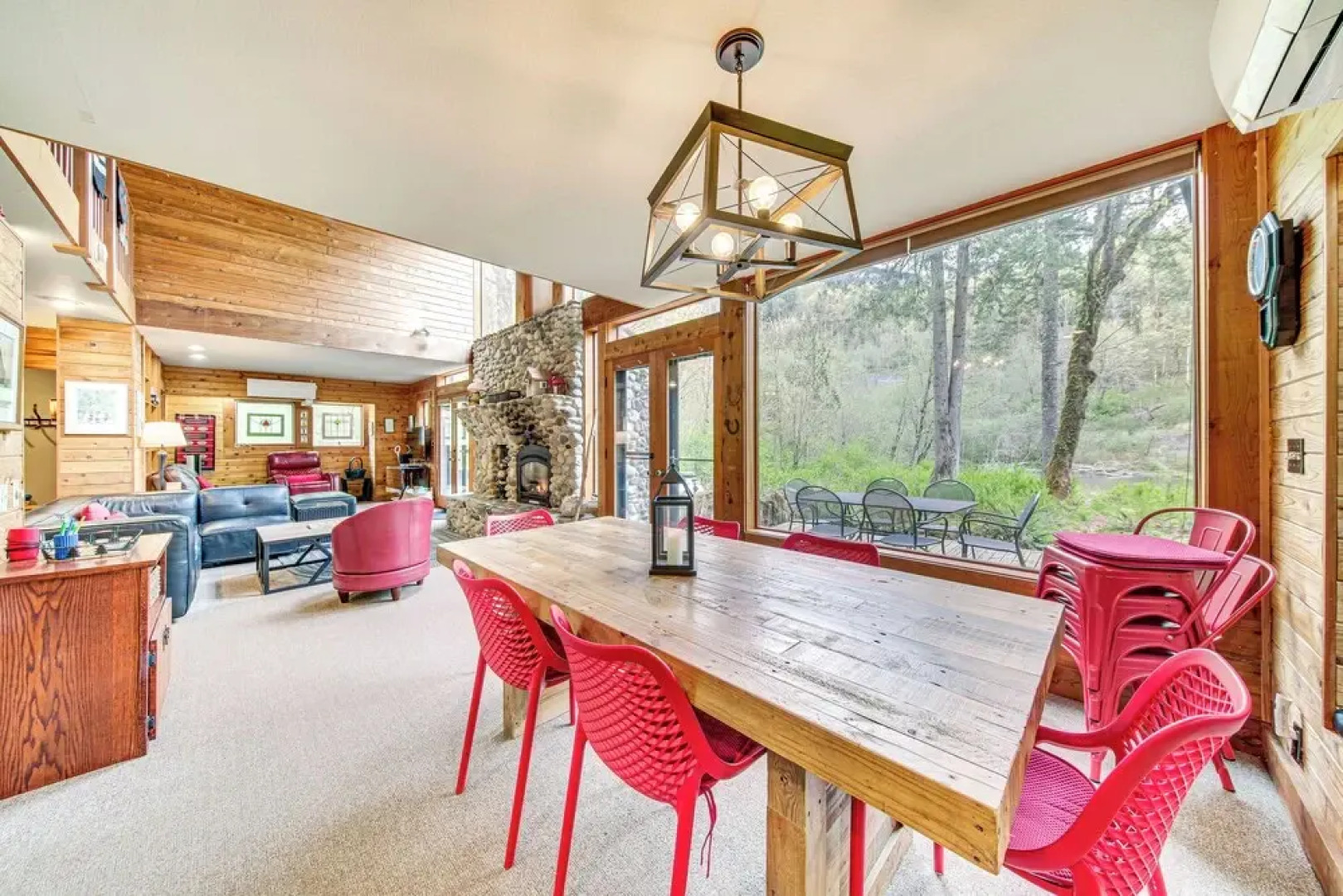 Riverfront Skykomish Cabin w/ Private Hot Tub!