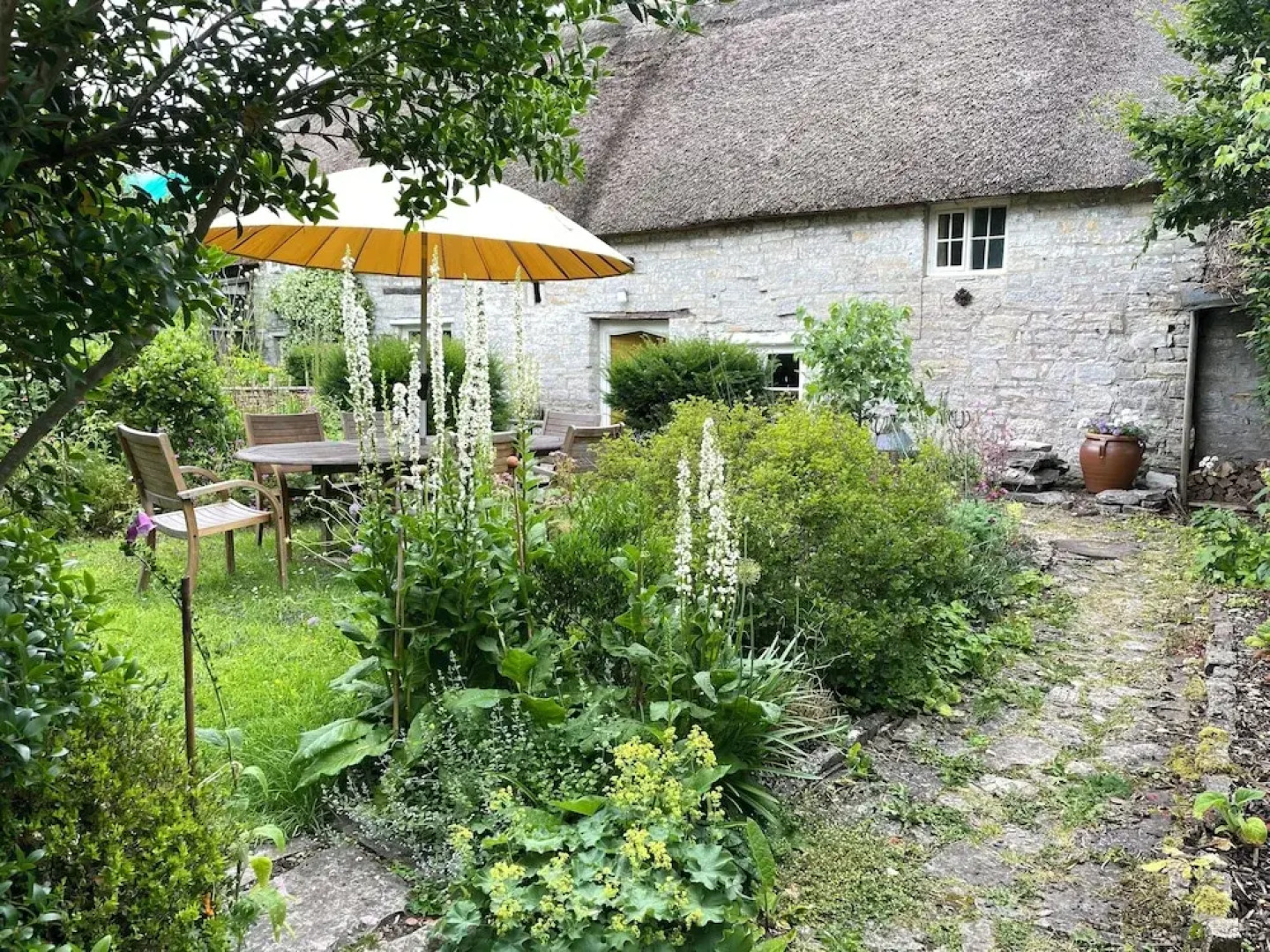 15th Century 3 Bedroom Cottage & Delightful Garden