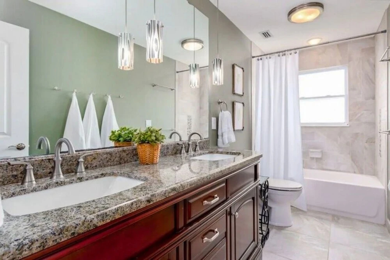 Family-friendly Pool Paradise Near Beaches 4 Bedroom Home