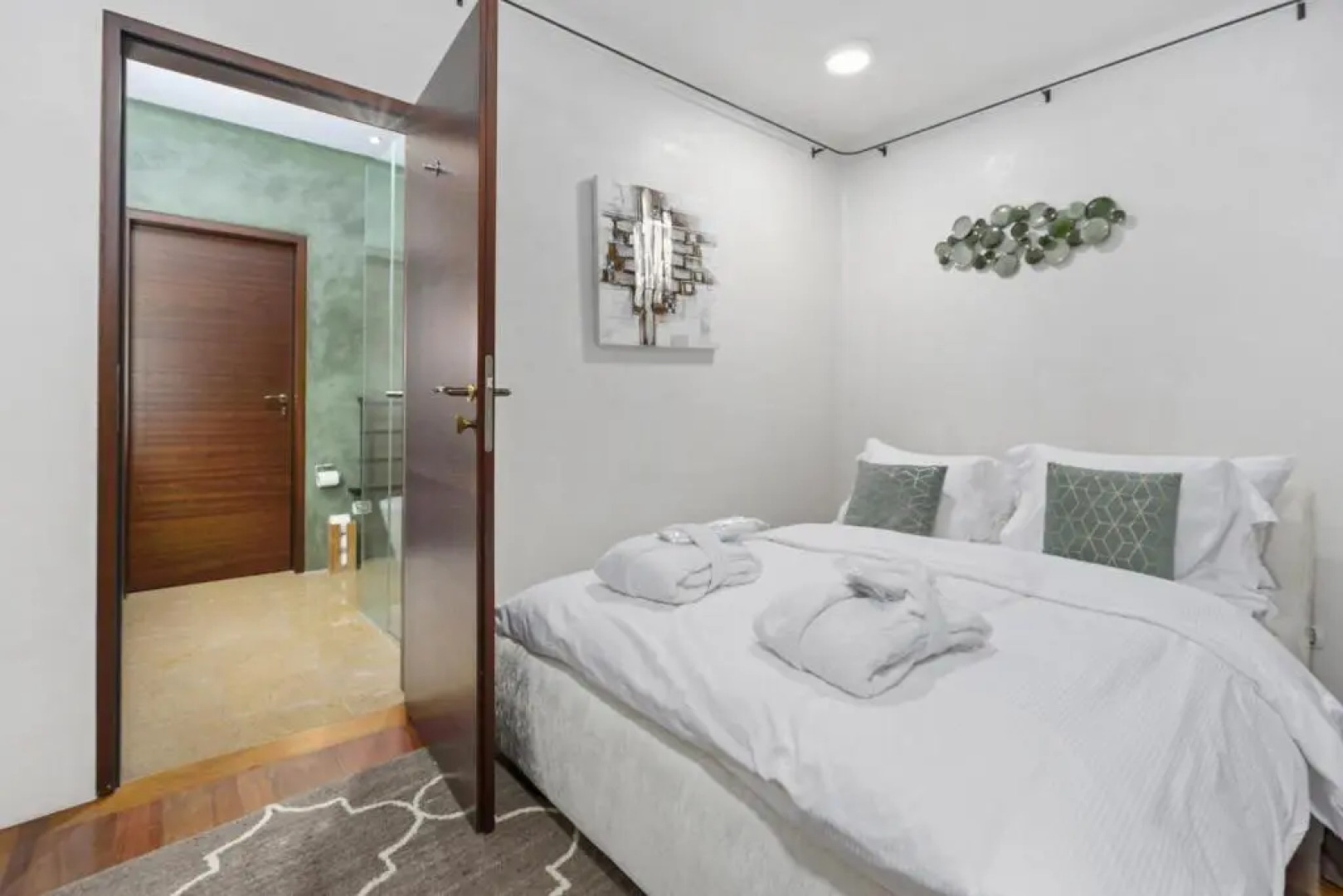 Montreux Rotana Garden House with Private Pool - Swiss Hotel Apartments