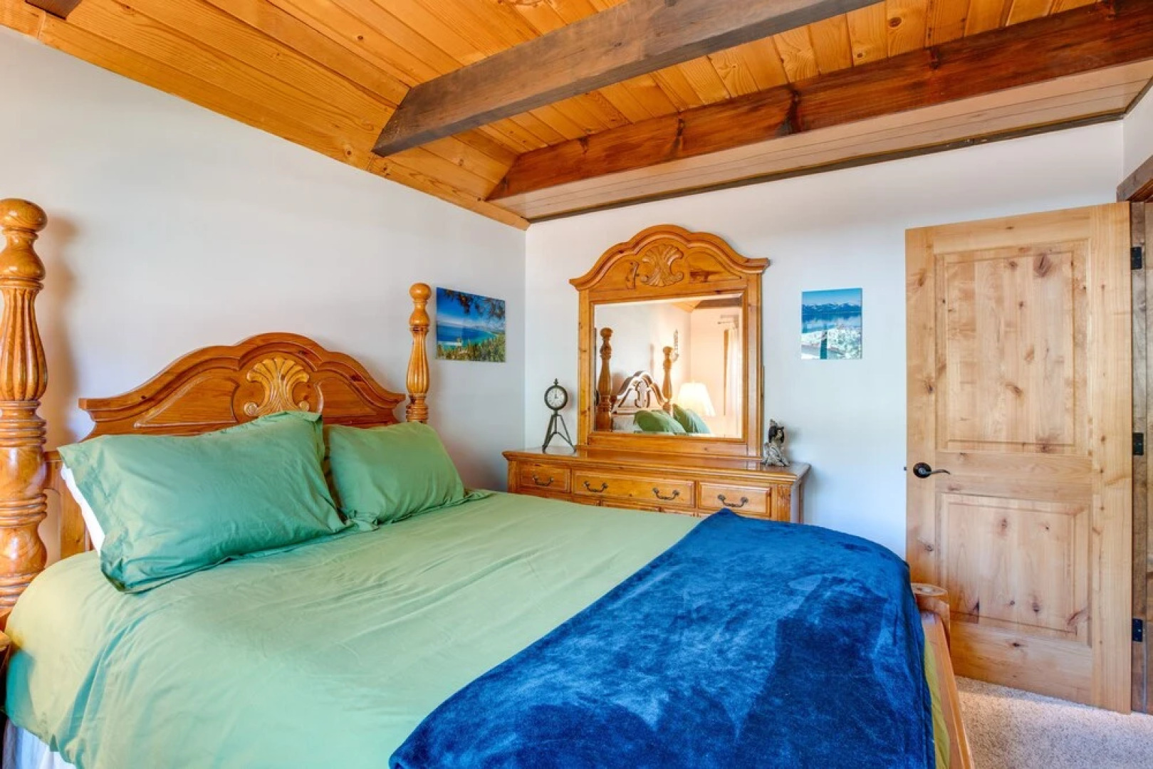 11 Mi to Ski Resorts! Lake Tahoe Gem w/ Pool Table