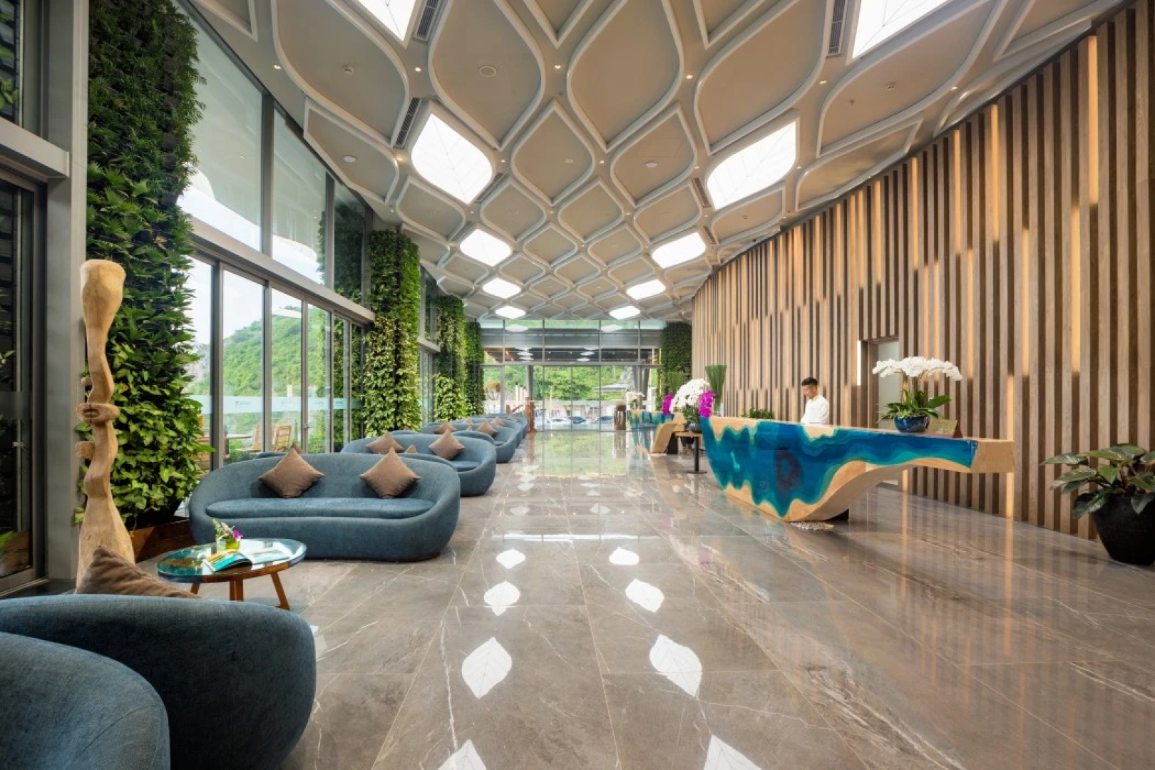 Курортный отель Flamingo Premium Cat Ba Beach Resort