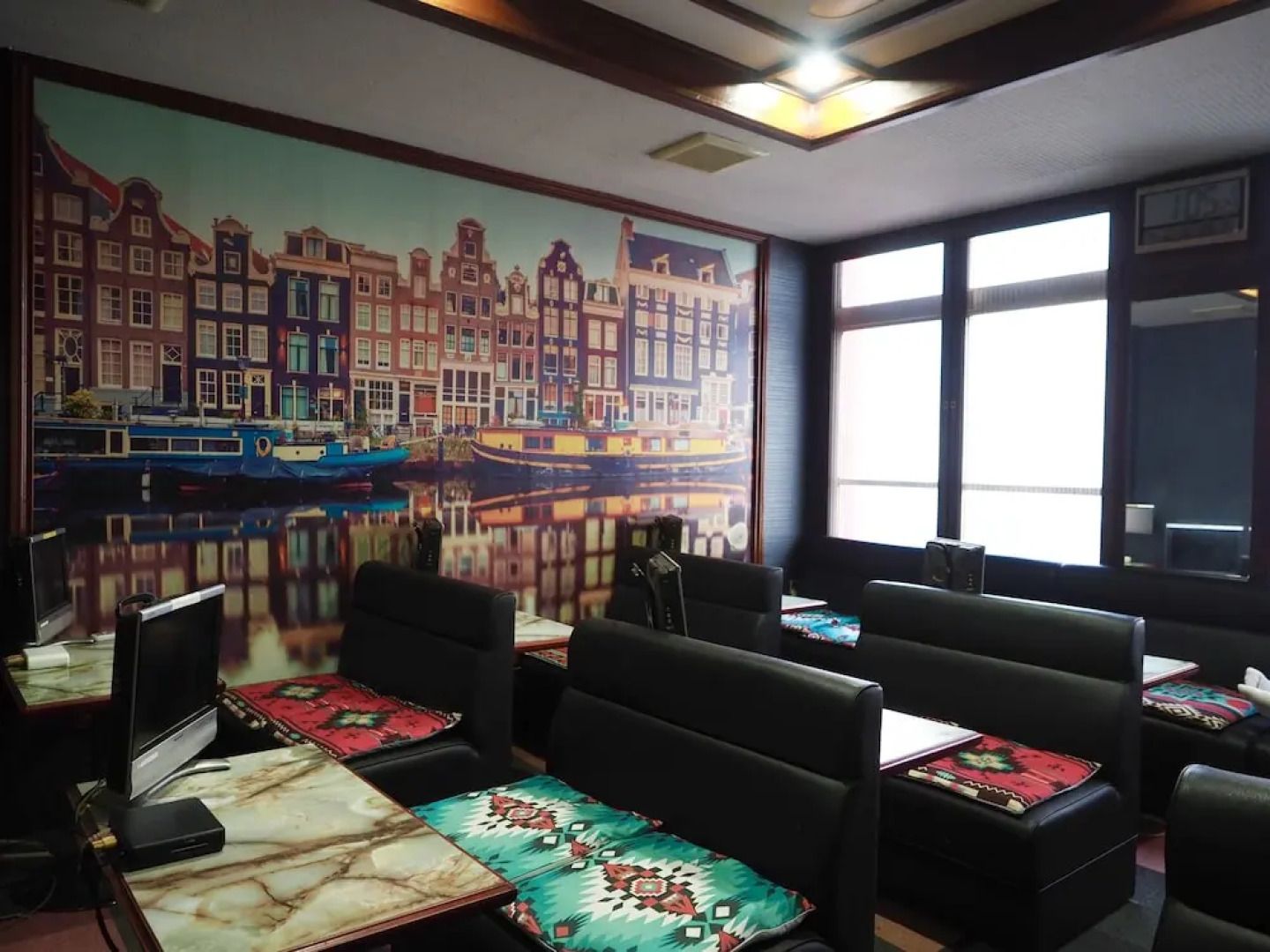 Capsule Hotel Block Room