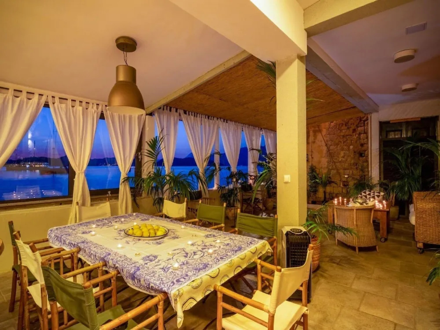Villa Lola - Four Bedroom Villa With Sea View