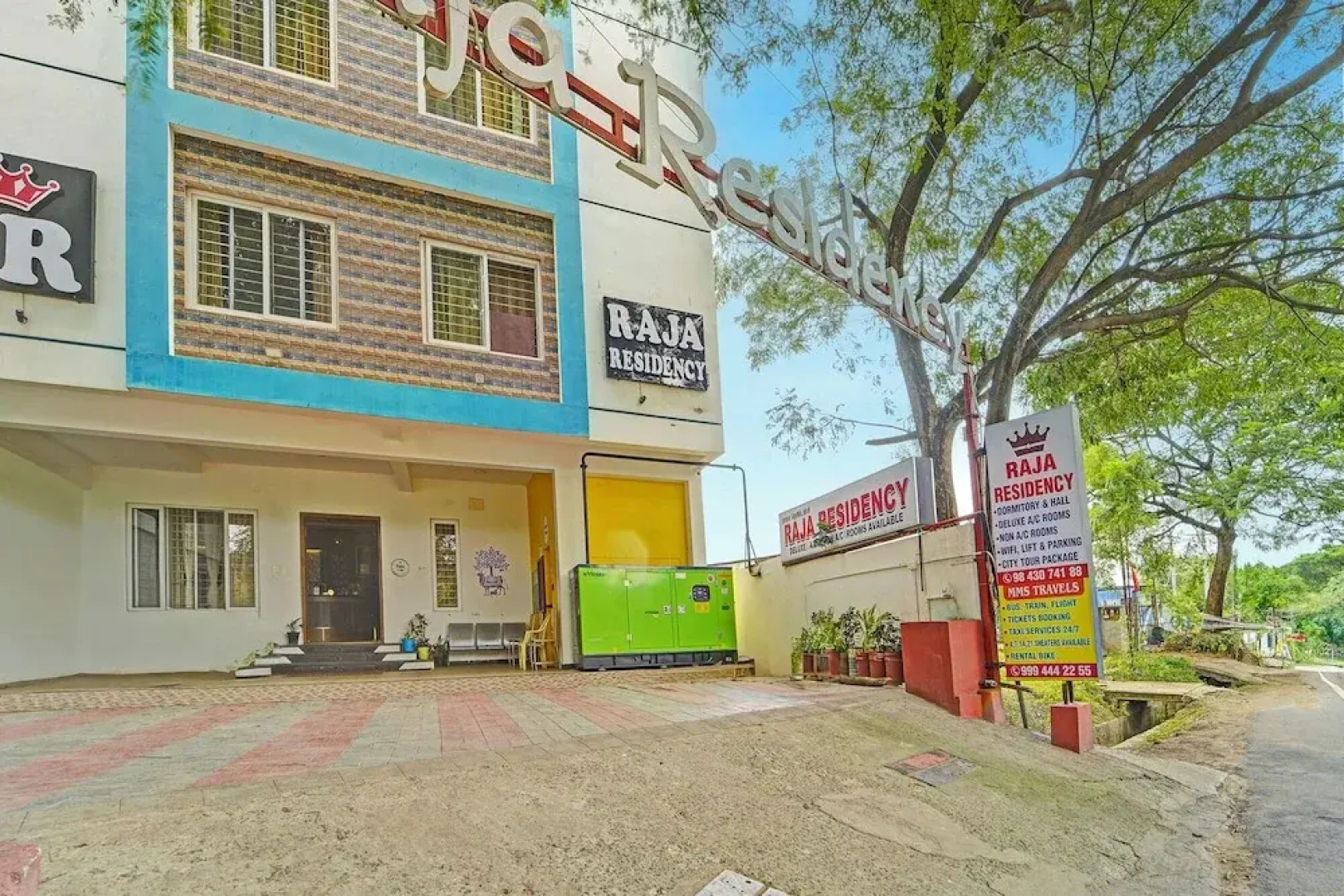 Fabhotel Raja Residency