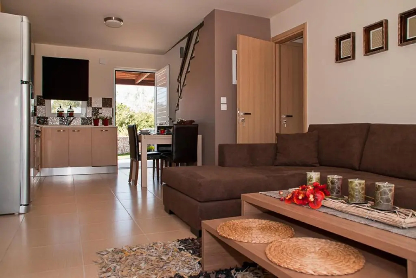 2 min drive to Haraki Beach & 10 to Lindos