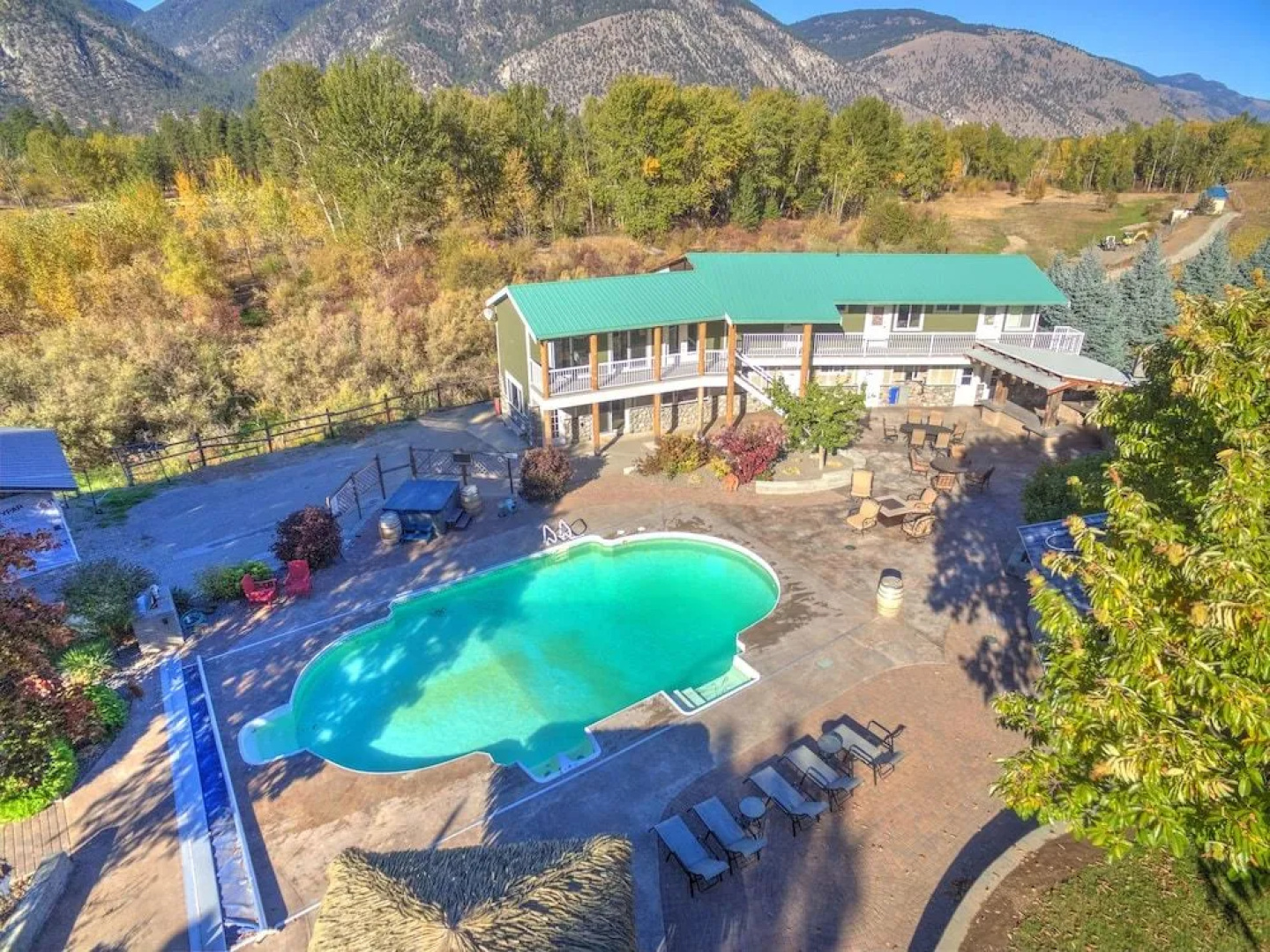 Similkameen Wild Resort & Winery